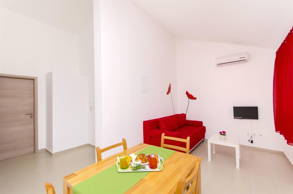 Apartments Pava Donji Okrug  Екстериор снимка